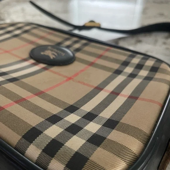 VINTAGE Nova Check Burberry Camera Bag - Picture 15 of 16